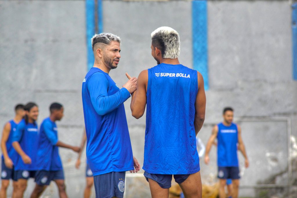 Confiança finaliza preparação para enfrentar o Operário