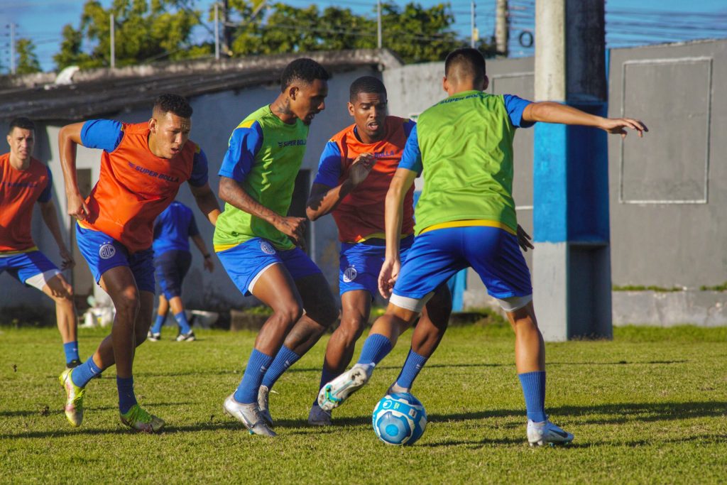 Confiança inicia preparação para enfrentar o Operário Confiança treina para pegar o Operário