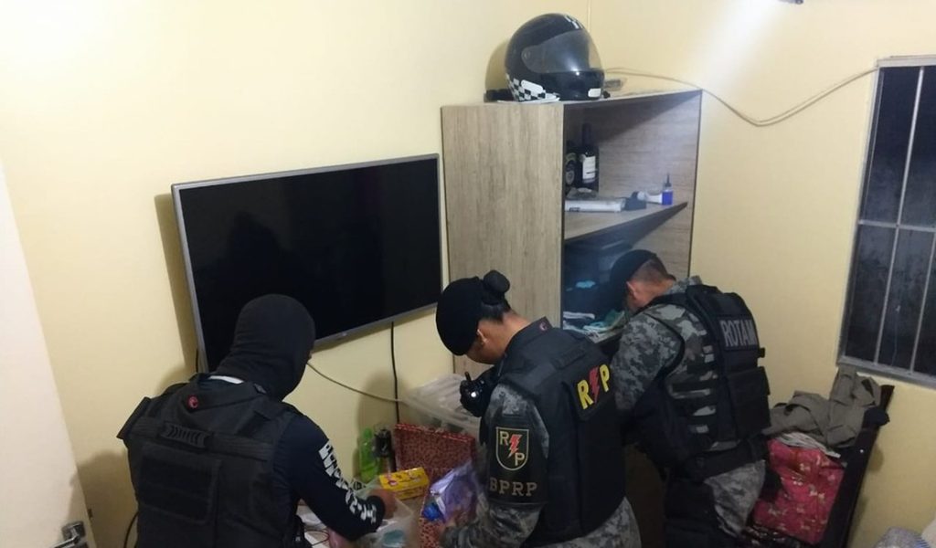 Após 4 anos , tenente é expulso da PM após ser preso por chefiar organização criminosa em Alagoas Após 4 anos , tenente é expulso da PM após ser preso por chefiar organização criminosa em Alagoas