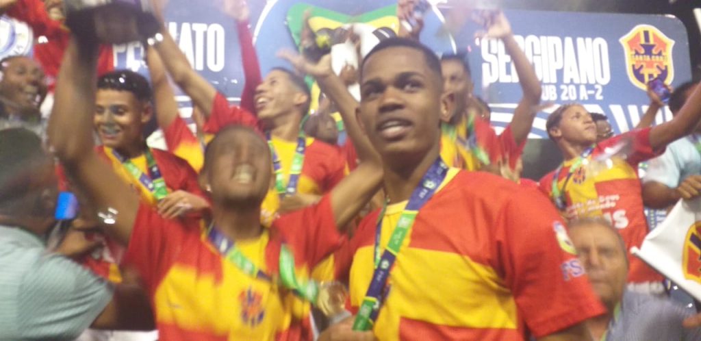 Santa Cruz Conquista o título do Campeonato Sergipano Sub-20 A-2 em vitória sobre o Carmópolis