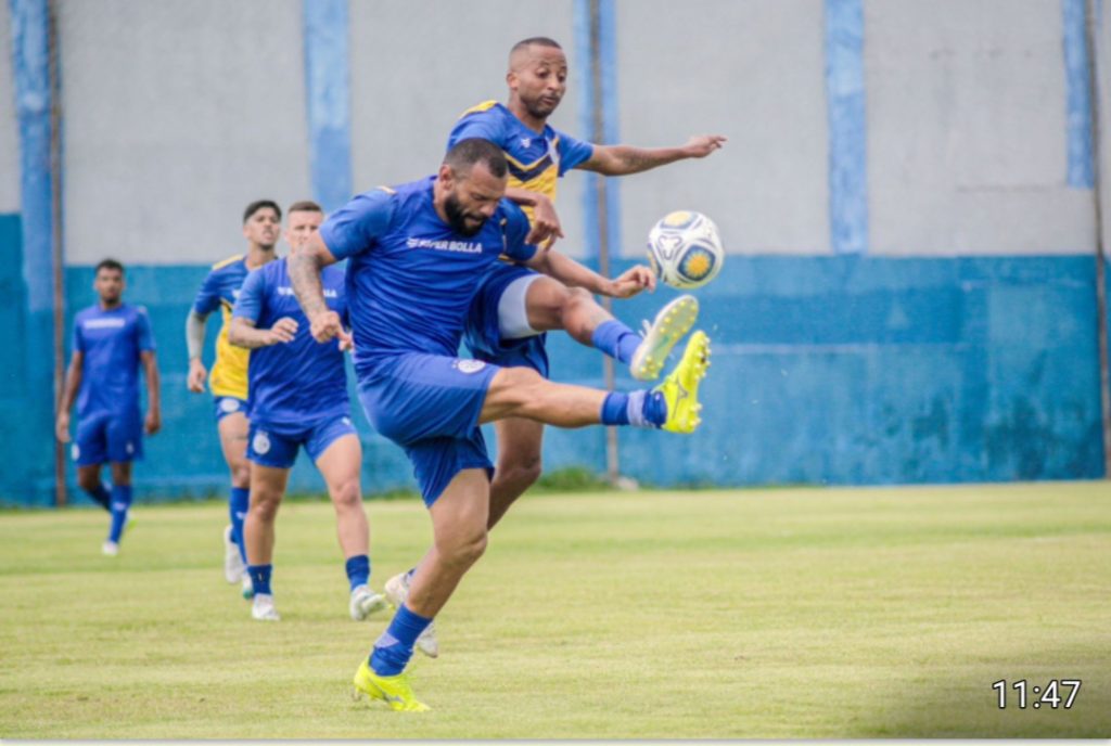 Confiança realiza treino na véspera de natal