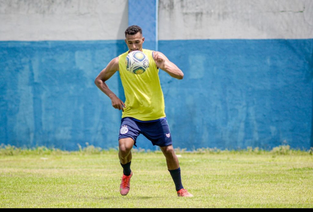 Confiança faz último treino antes de enfrentar o Retrô