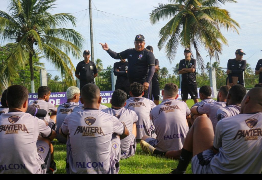 Givanildo Sales quer o Falcon valorizando a posse de bola e confia em boa estreia no Sergipano