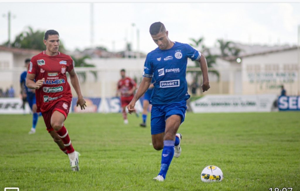 Confiança conquista liderança com vitória de 1 a 0 sobre o Dorense; Goleiro Jeferson Souza brilha com defesa de pênalti