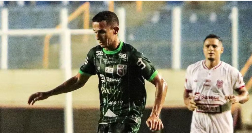 Sergipe e Lagarto ficam no 0 a 0 em jogo equilibrado, marcado por expulsões e oportunidades perdidas