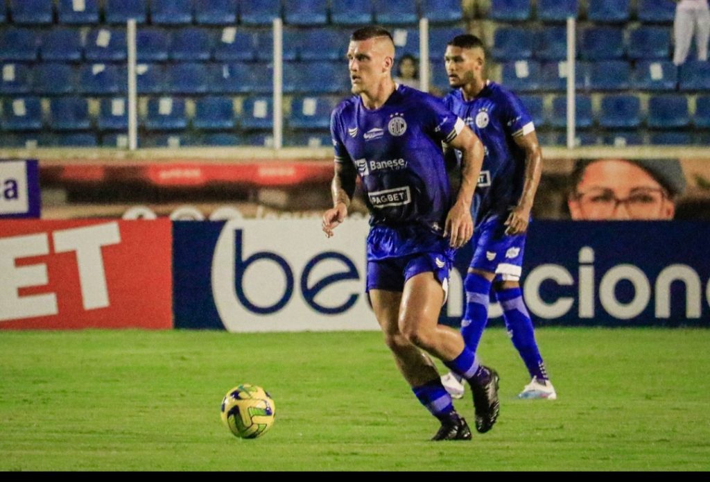 Confiança atropela Gloriense por 4 a 0 e reassume liderança do Campeonato Sergipano