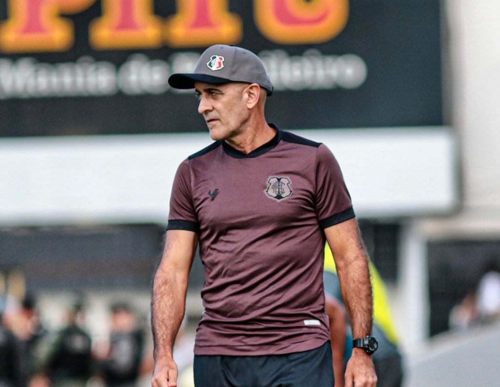 Schülle na mira: Confiança busca reforçar comando técnico para a Série C
