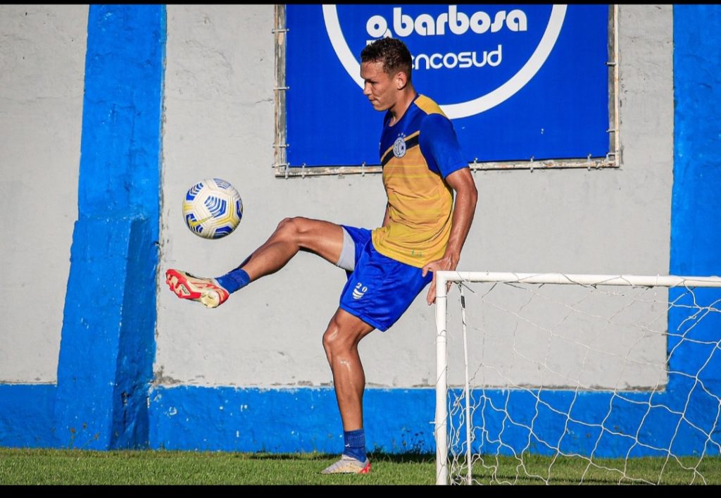 Confiança faz último treino antes de enfrentar o Itabaiana