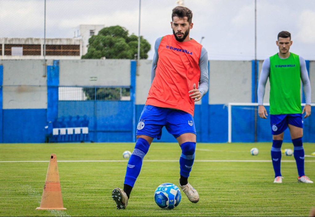 Confiança regulariza três novos reforços e reforça elenco para a Série C