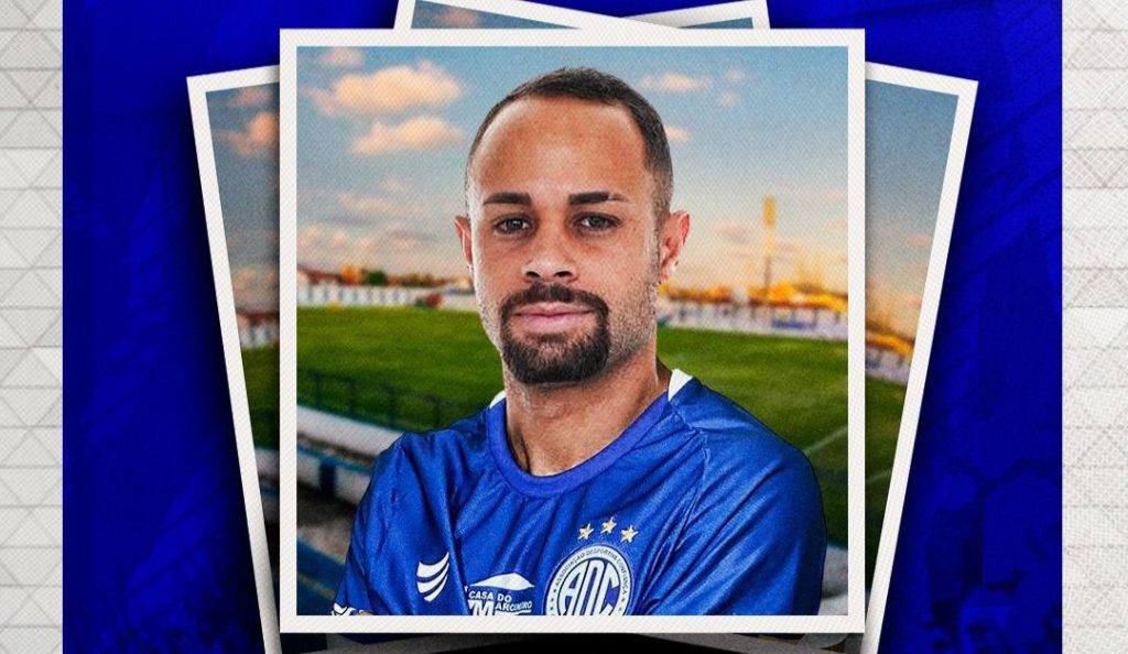 Confiança acerta a contratação do atacante Léo Santos