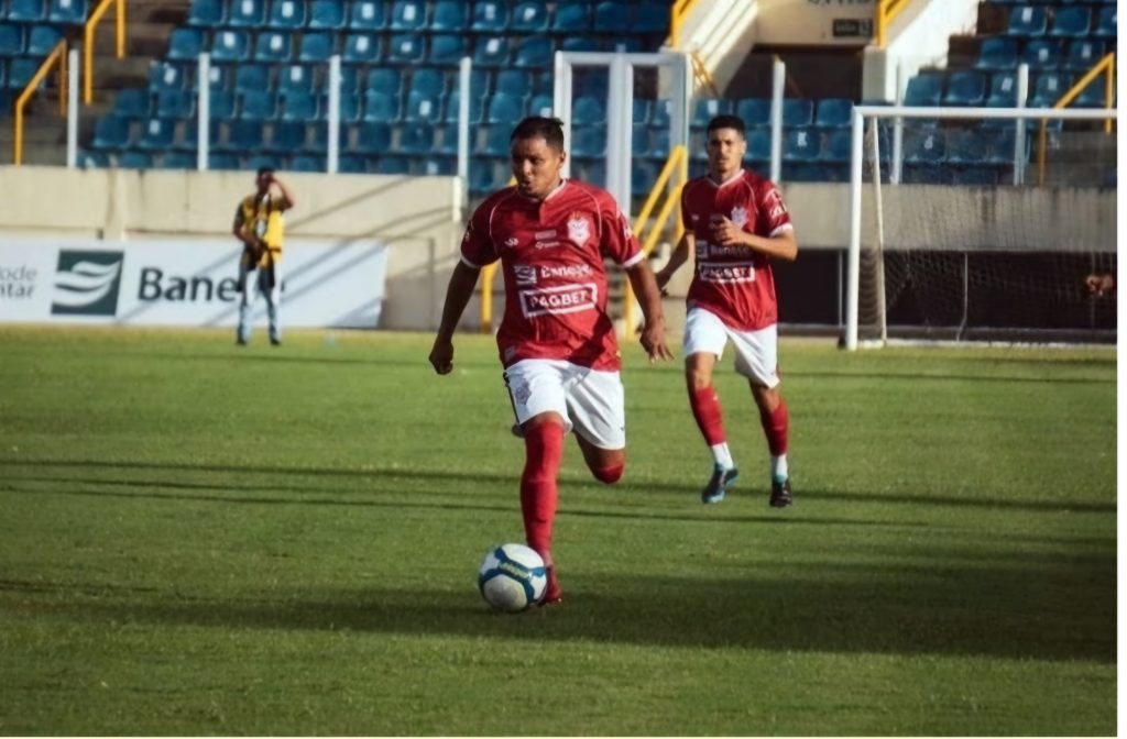 Erik destaca mudança tática e comemora vitória do Sergipe sobre o CSE na Série D