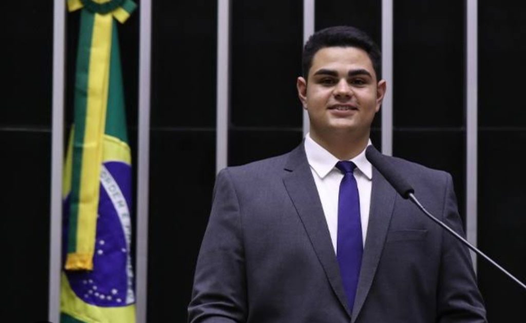 Deputado Ícaro de Valmir viabiliza ônibus de luxo para o Itabaiana