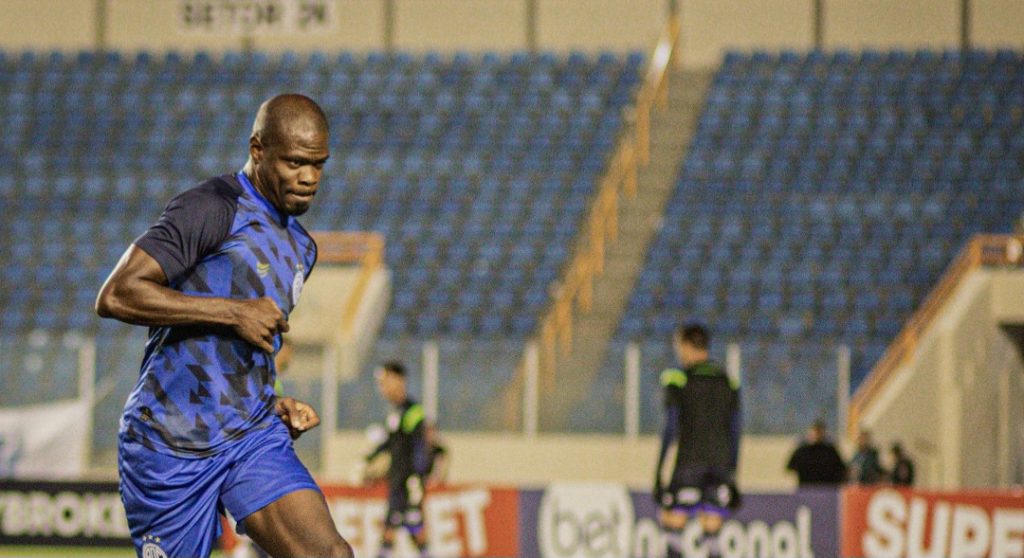 Confiança anuncia rescisão contratual com o zagueiro Diego Ivo