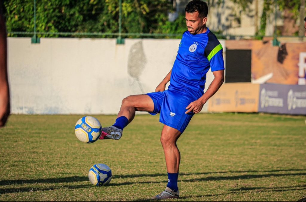 No CT do Retrô, Confiança faz último treino antes de enfrentar o Náutico