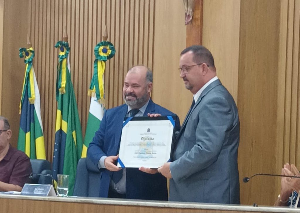 Adel Ribeiro recebe título de cidadão aracajuano em reconhecimento à sua dedicação na imprensa esportiva de Sergipe