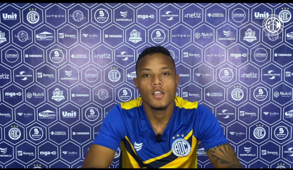 Entrevista com o novo atacante do Confiança