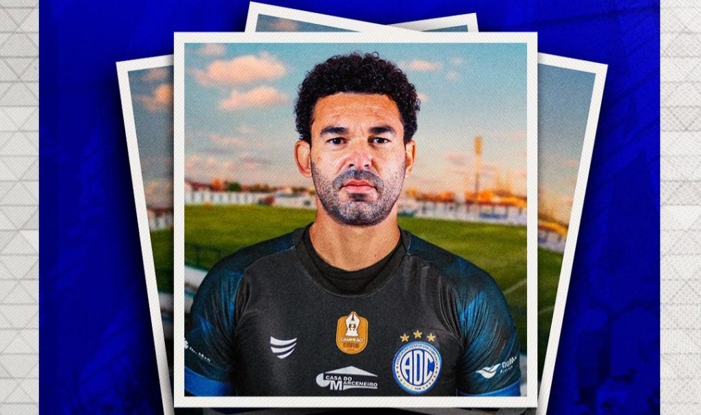 Goleiro Thiago Braga chega para reforçar o Confiança