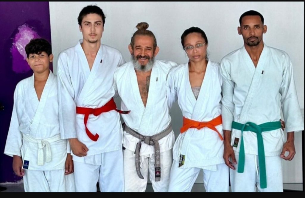 Prática de karatê melhora desempenho acadêmico dos estudantes da Fanese