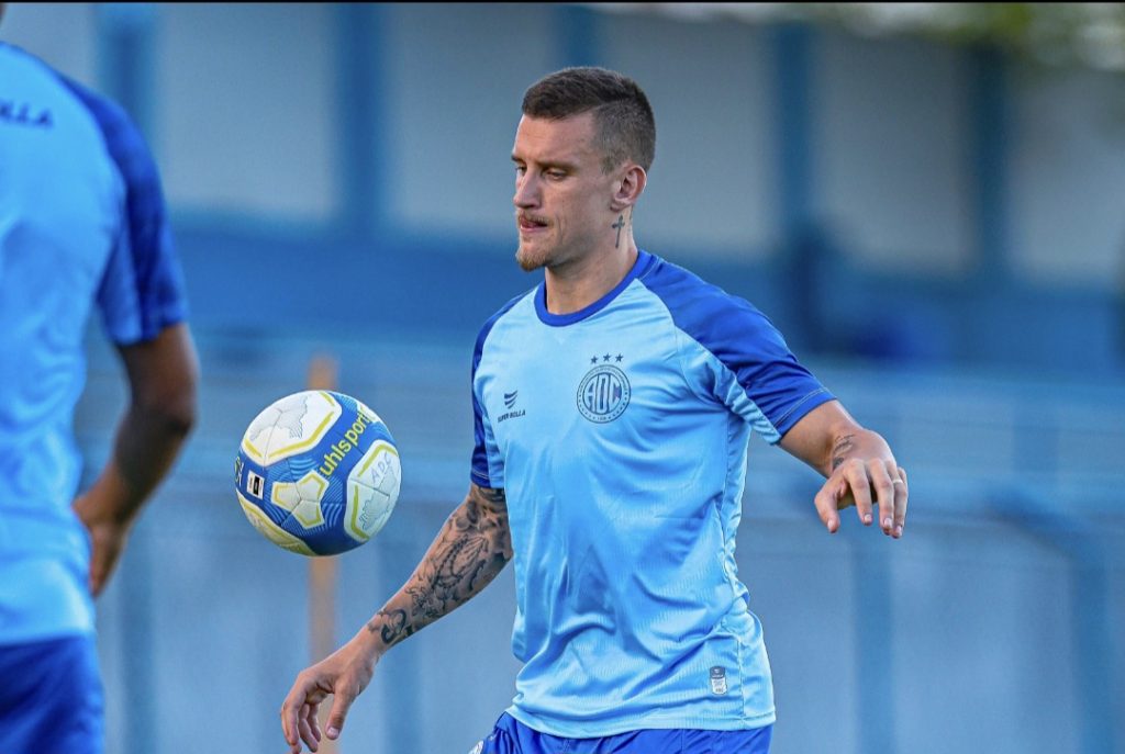 Elenco do Confiança inicia pré-temporada no Sabino Ribeiro