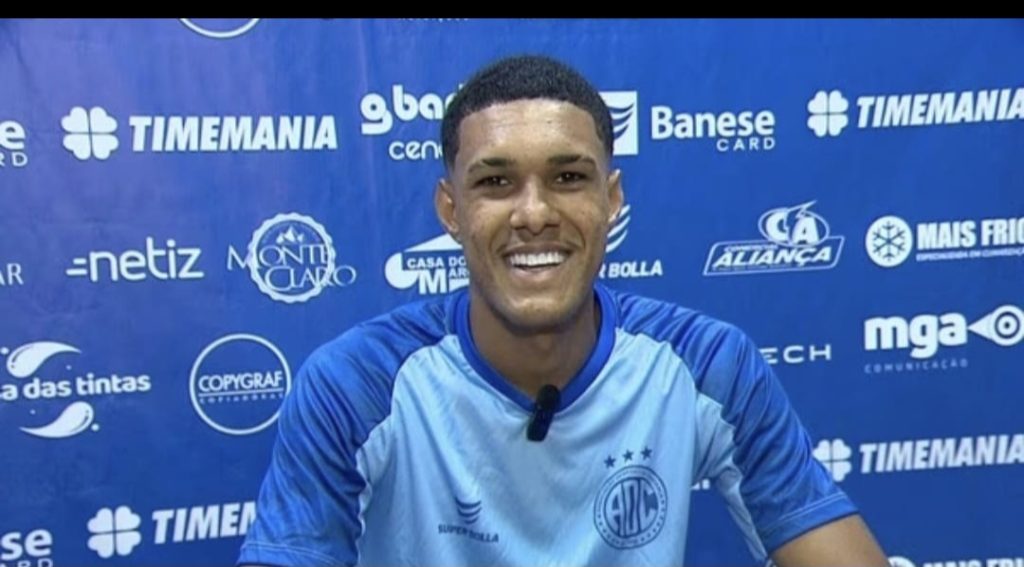 Matheus Bambu demonstra otimismo e versatilidade em sua chegada ao Confiança