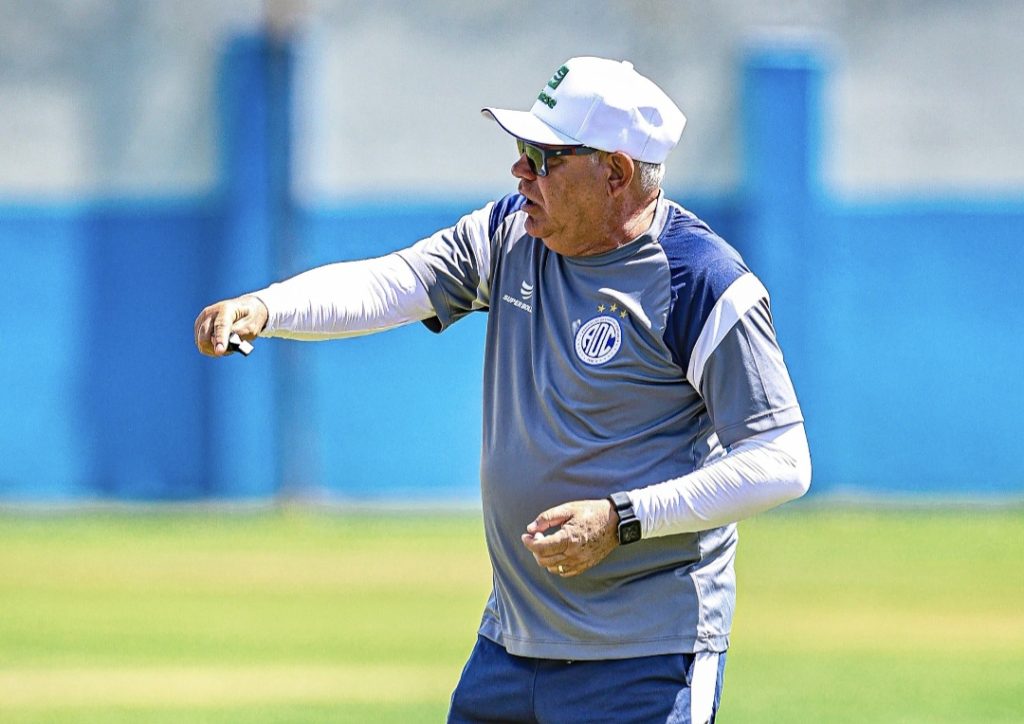 Waguinho Dias fala sobre estreia do Confiança no estadual: “Esperamos fazer um grande jogo”