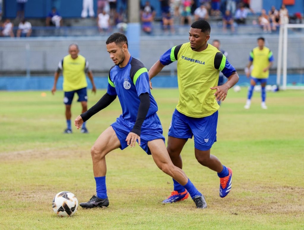 Confiança encerra preparação para enfrentar o Guarany