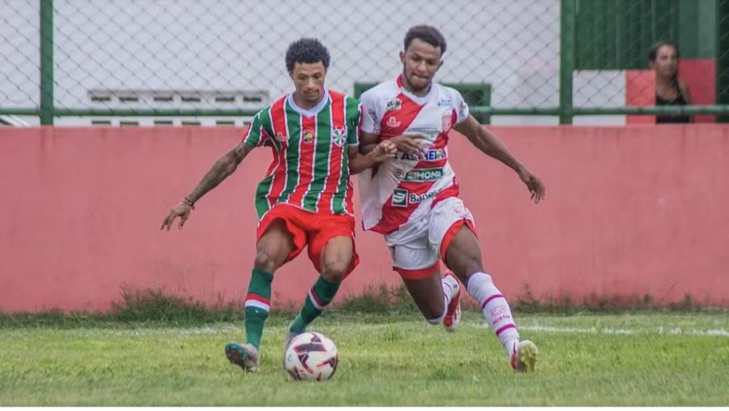 No retorno ao Durval Feitosa, América supera Dorense e respira no estadual