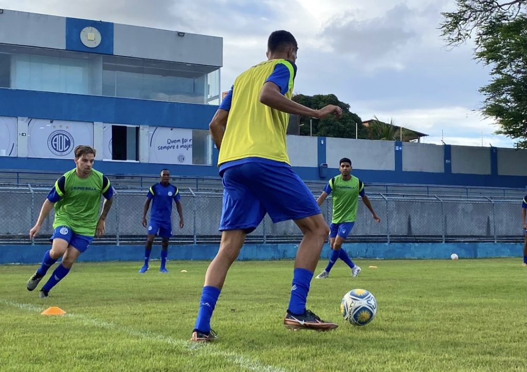 Confiança inicia preparação para enfrentar o CSA