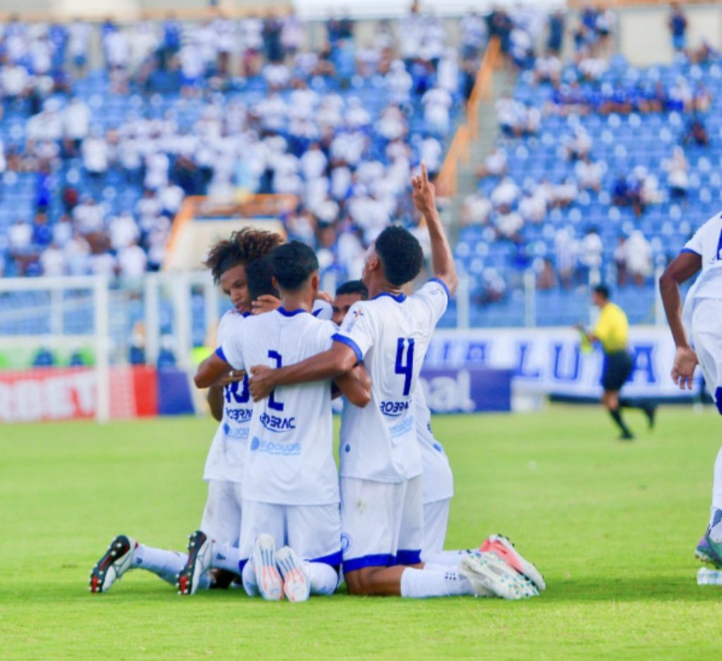 Carmópolis anuncia saída do técnico Jorginho e define interino