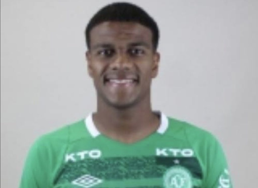 Confiança tem interesse na contratação de Felipe Vieira após vitória sobre o Sampaio Corrêa