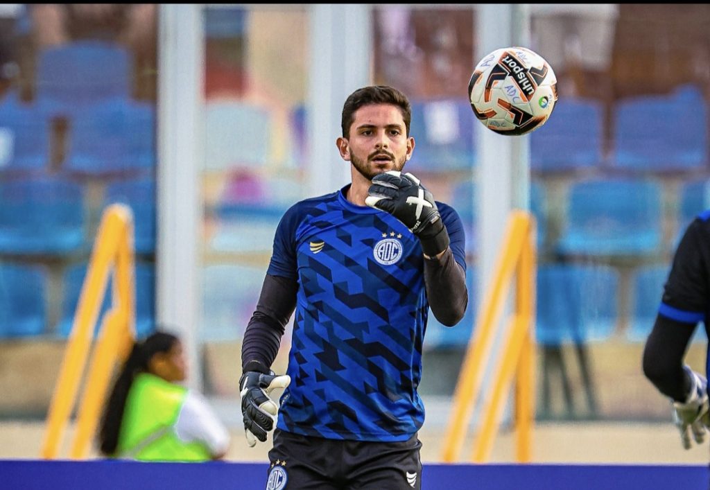 Confiança anuncia rescisão de contrato com o goleiro Murillo Lopes