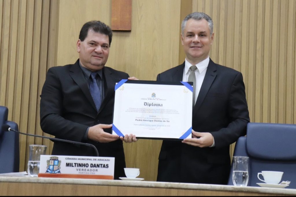 Presidente do Confiança, Pedro Dantas recebe Título de Cidadão Aracajuano