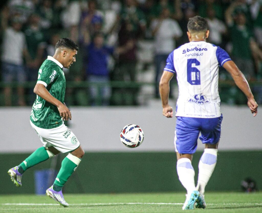 Confiança tropeça em Campinas, sai do G-8 e decide vaga no Batistão