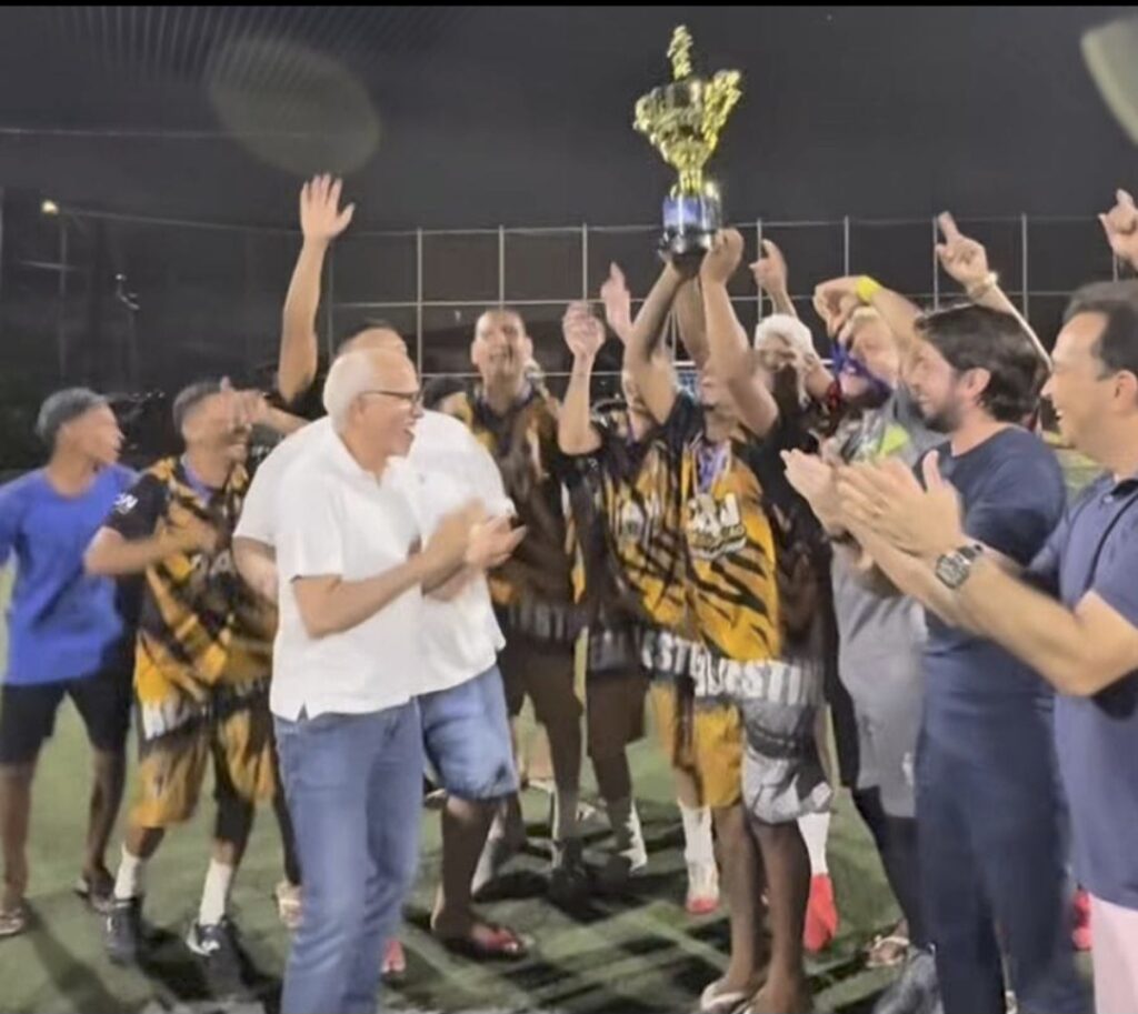 Fábio Meireles (PDT) celebra final da 1ª Copa Zona Norte de Fut7 em Aracaju