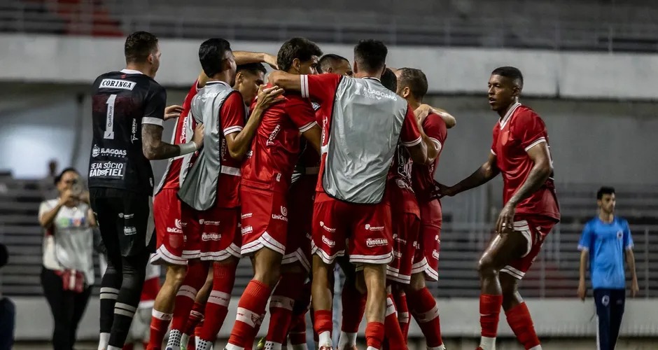 CRB vence o Cruzeiro-AL por 1 a 0 e mantém a liderança do Alagoano CRB vence o Cruzeiro-AL por 1 a 0 e mantém a liderança do Alagoano