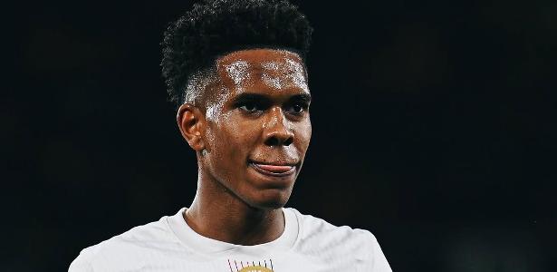 Estêvão brilha em vitória do Chelsea na Champions e torcida exige titularidade: “Diferenciado” Estêvão brilha em vitória do Chelsea na Champions e torcida exige titularidade: “Diferenciado”
