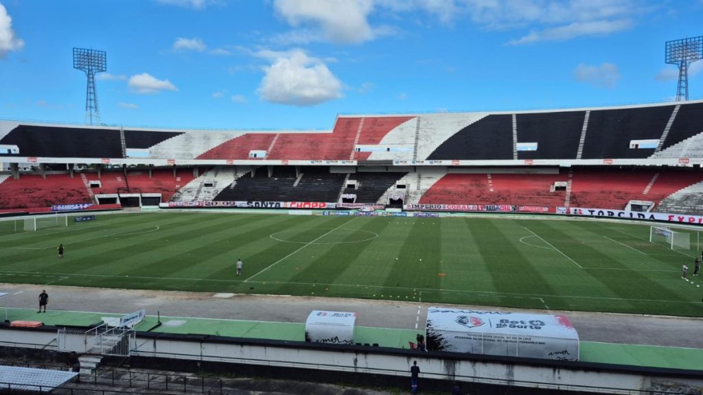 FPF transfere Santa Cruz x Jaguar para o Arruda às 16h e sem torcida FPF transfere Santa Cruz x Jaguar para o Arruda às 16h e sem torcida