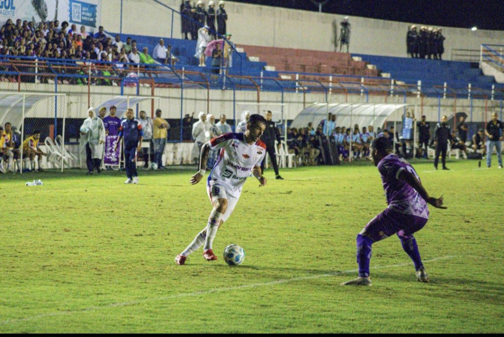 Itabaiana elimina Falcon com gol solitário de Dione e avança à semifinal do Sergipano Itabaiana elimina Falcon com gol solitário de Dione e avança à semifinal do Sergipano
