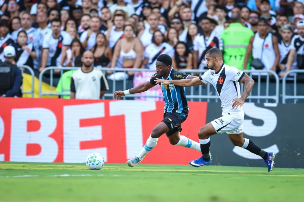 Vasco aproveita falhas do Grêmio e vence com defesa decisiva de Léo Jardim – 93Sports