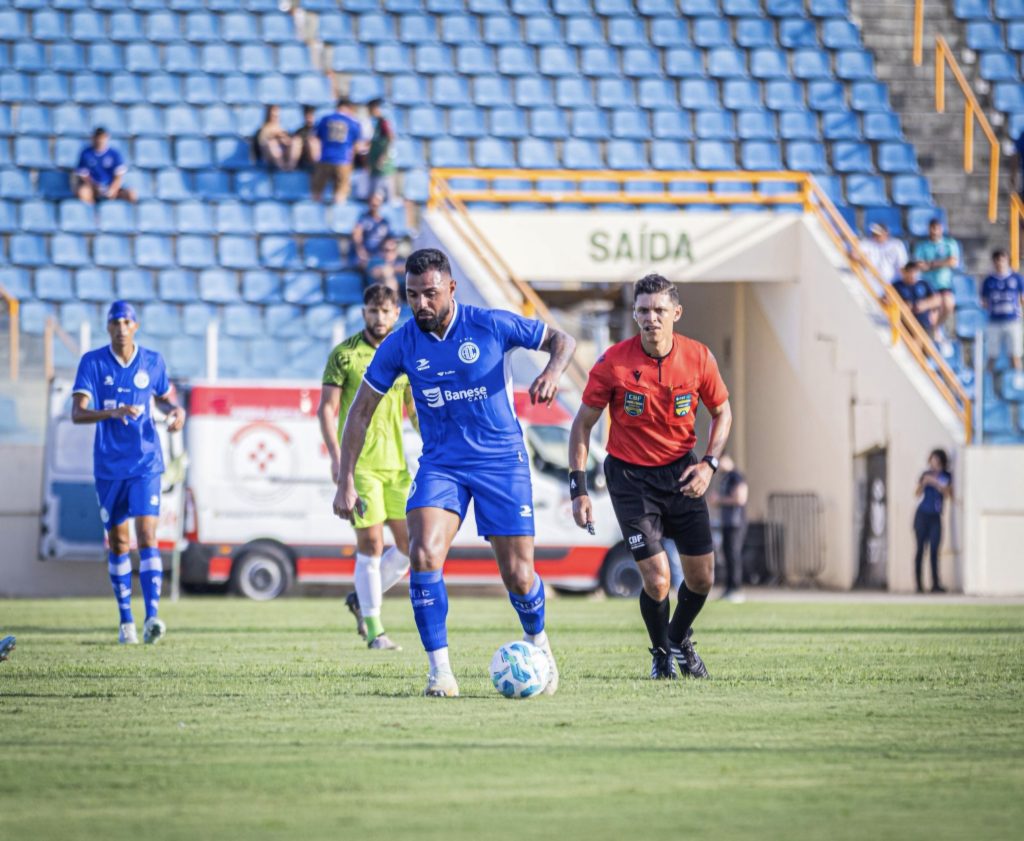 Wendel Júnior projeta decisão do Sergipano e destaca preparação do Confiança para o clássico final Wendel Júnior projeta decisão do Sergipano e destaca preparação do Confiança para o clássico final
