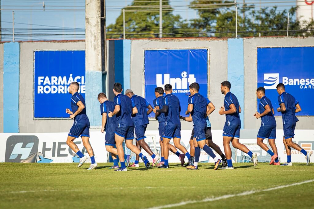 Confiança intensifica preparação para último jogo da temporada Confiança intensifica preparação para último jogo da temporada