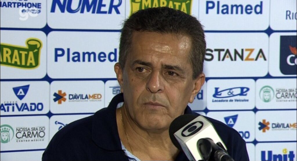 Ernando Rodrigues aponta falta de cobrança e de comando como causas do rebaixamento do Confiança Ernando Rodrigues aponta falta de cobrança e de comando como causas do rebaixamento do Confiança